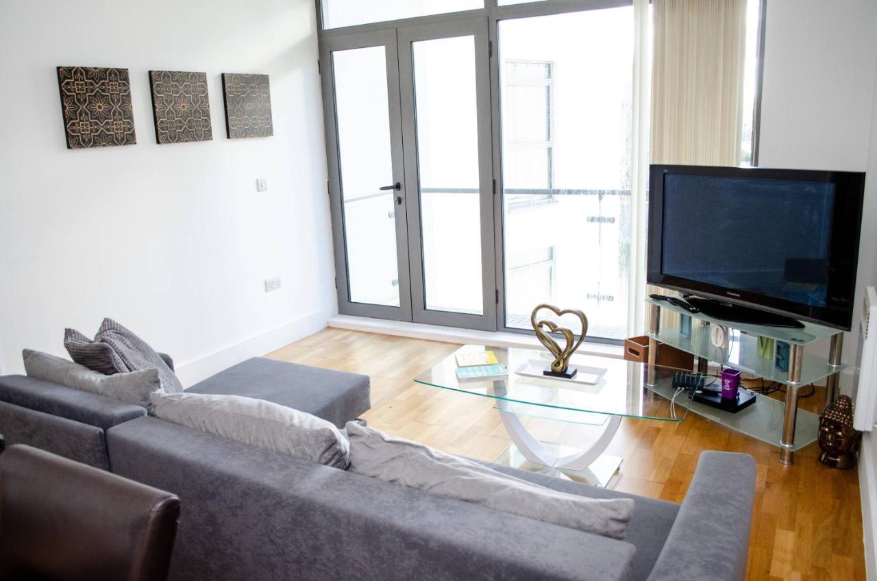 Serviced Apartment In Liverpool City Centre - Free Parking - Balcony - By Happy Days المظهر الخارجي الصورة