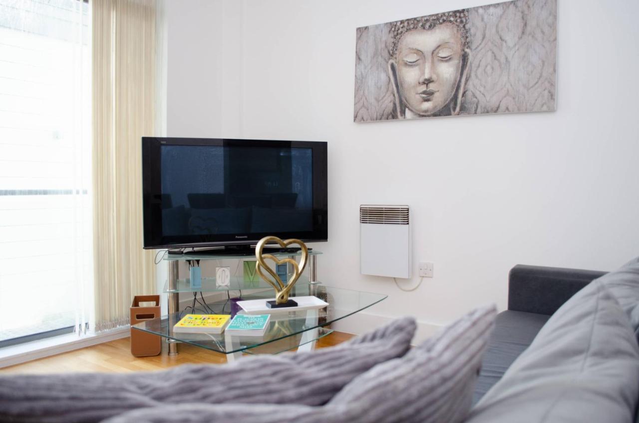 Serviced Apartment In Liverpool City Centre - Free Parking - Balcony - By Happy Days المظهر الخارجي الصورة