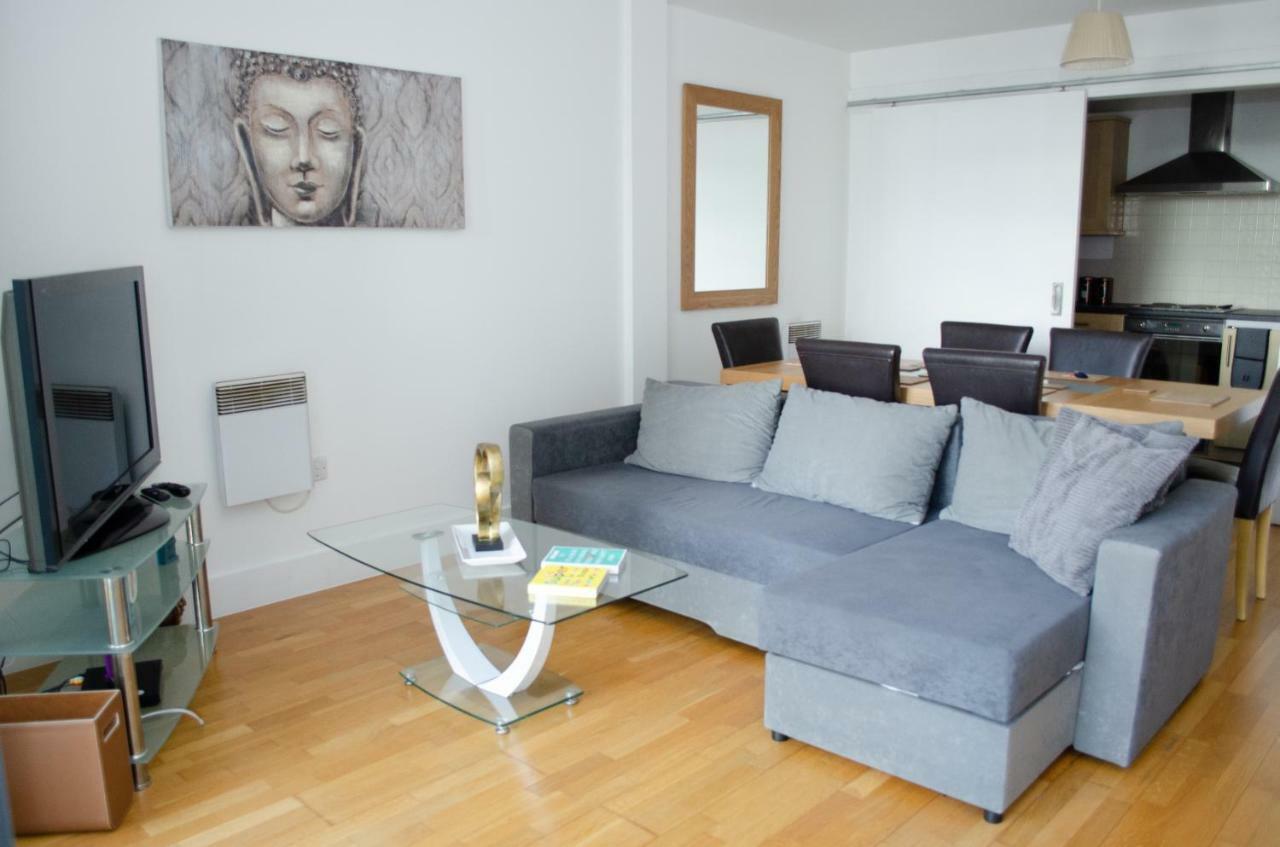 Serviced Apartment In Liverpool City Centre - Free Parking - Balcony - By Happy Days المظهر الخارجي الصورة