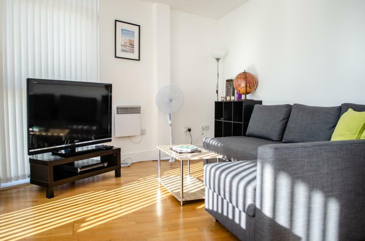 Serviced Apartment In Liverpool City Centre - Free Parking - Balcony - By Happy Days المظهر الخارجي الصورة